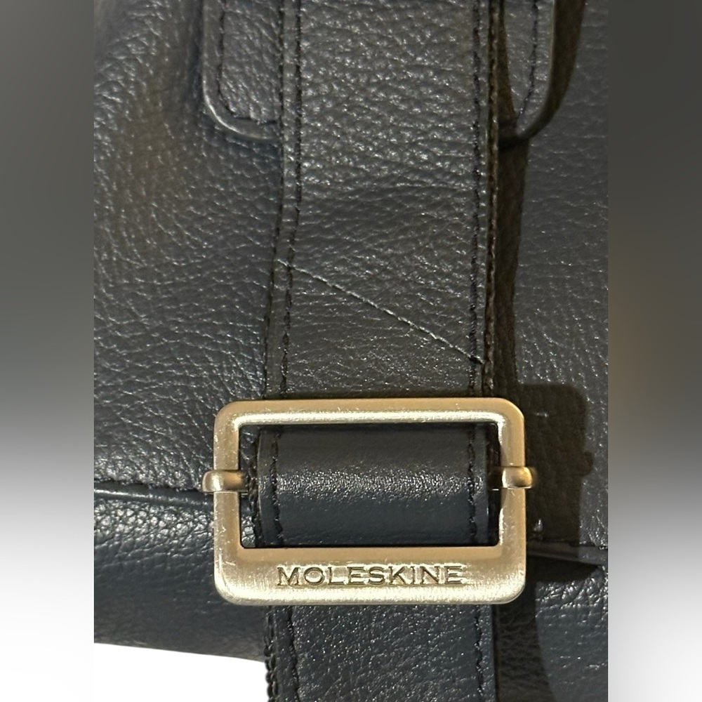 Moleskine Black Leather Laptop Bag w/ adj. waist strap. - Picture 5 of 10